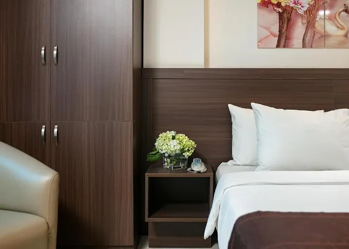 Quang Chung Hotel - 56 Le Van Thiem - By Bay Luxury